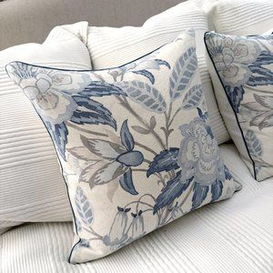4 Ryan Studio Floral pillows